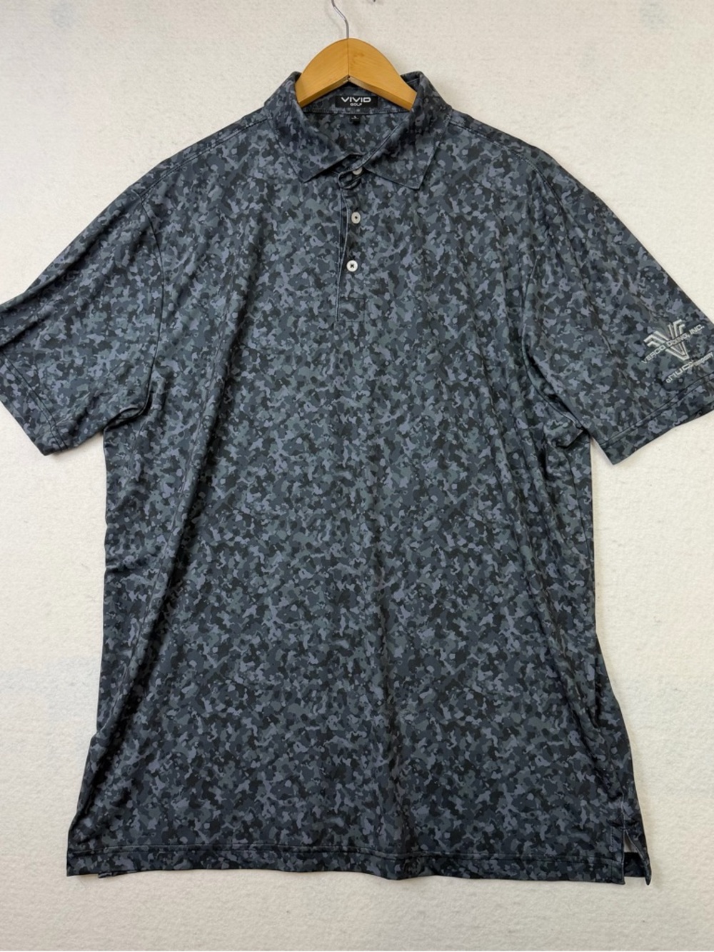 VIVID Golf Polo Shirt Men Large Dark Camo Performance Gray Stretch Company Logo